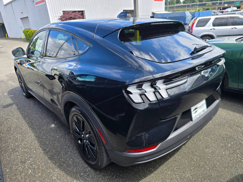 2025 Ford Mustang Mach-E Select