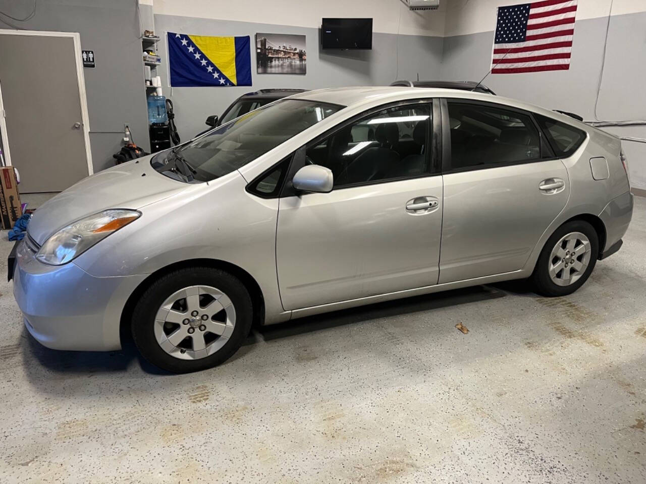 2004 Toyota Prius for sale at E & A MOTORS in Portland, OR