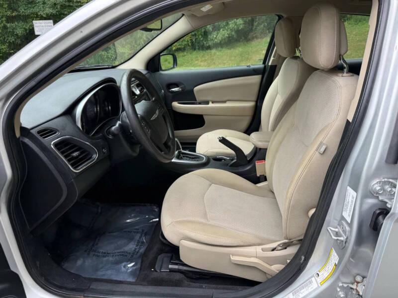 2012 Chrysler 200 LX