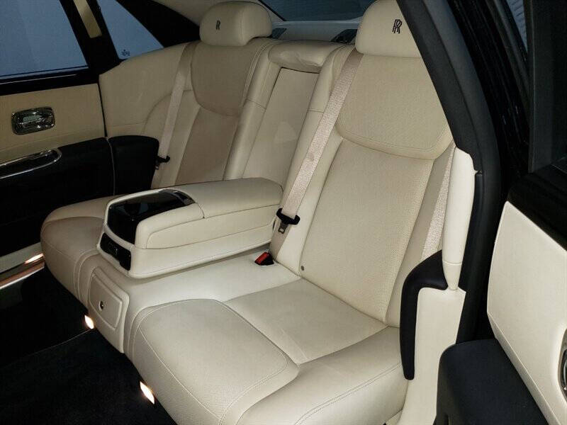 2016 Rolls-Royce Ghost 9