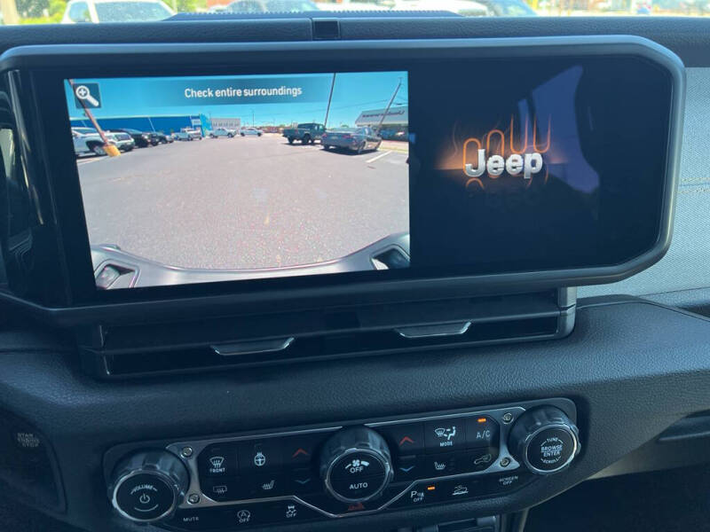 2025 Jeep Gladiator Sport