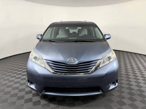 2017 Toyota Sienna LE 7-Passenger