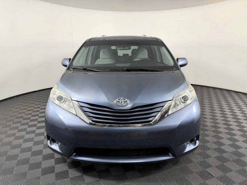 2017 Toyota Sienna LE 7-Passenger