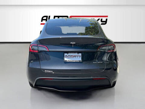 2025 Tesla Model Y Long Range