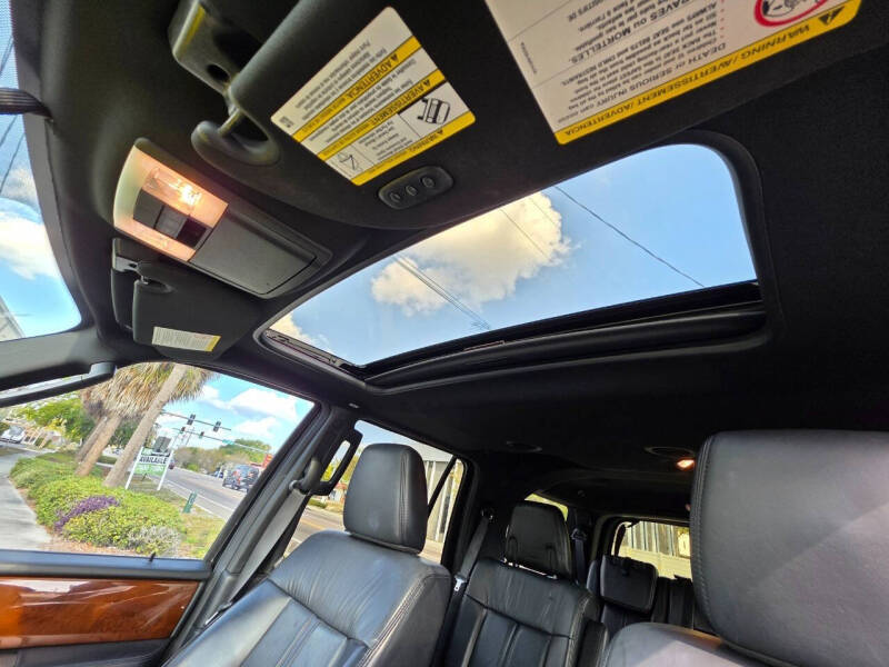 2017 Lincoln Navigator Select