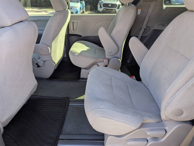 2017 Toyota Sienna L 7-Passenger