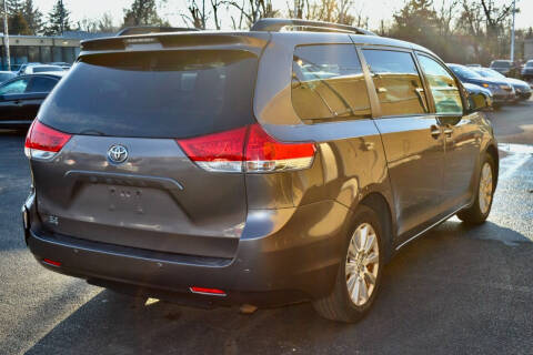 2014 Toyota Sienna XLE 7-Passenger