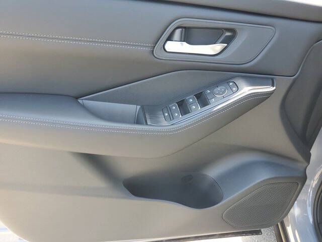 2025 Nissan Rogue SL