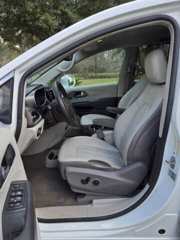 2017 Chrysler Pacifica Touring-L