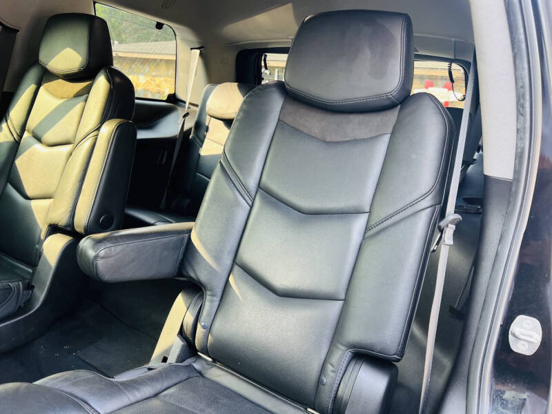 2018 Cadillac Escalade Luxury