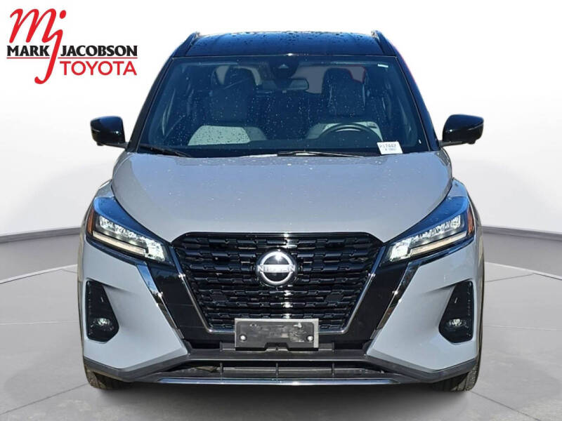 2023 Nissan Kicks SR