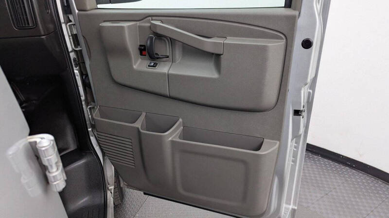 2024 Chevrolet Express 2500