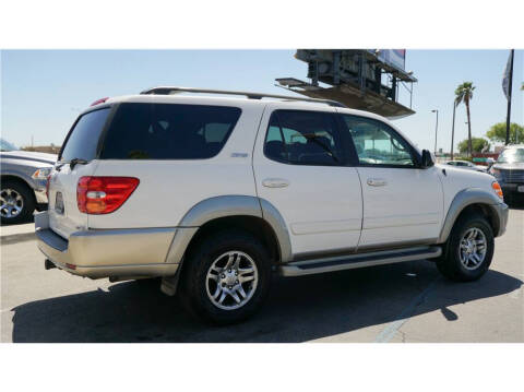 2004 Toyota Sequoia SR5