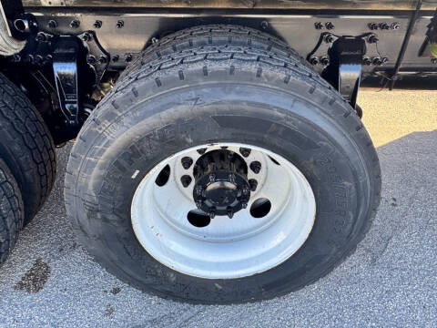 2017 Freightliner M2 106