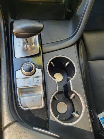 2022 Genesis G70 2.0T