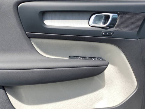 2026 Volvo XC40 B4 Plus