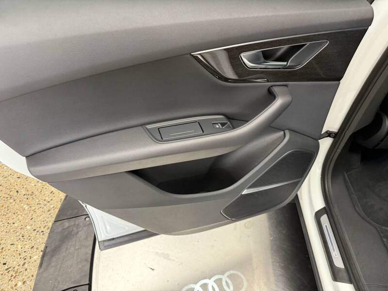 2022 Audi Q7 quattro Premium Plus 45 TFSI