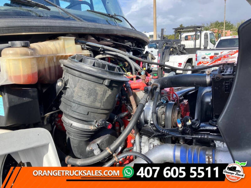 2019 Freightliner M2 106