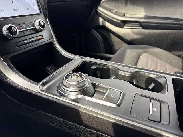 2022 Ford Edge SE