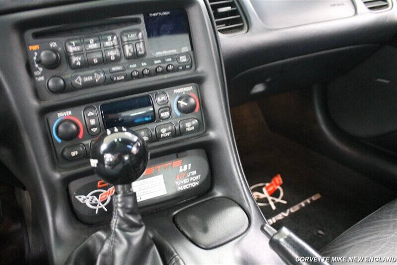 2003 Chevrolet Corvette 16
