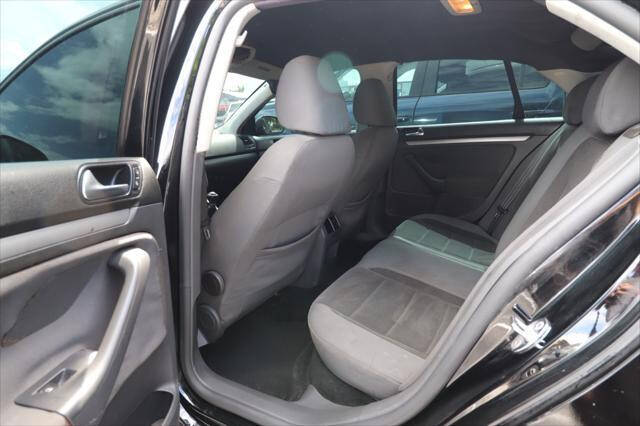 2009 Volkswagen Jetta  - $4,497