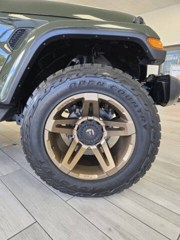 2022 Jeep Gladiator Sport