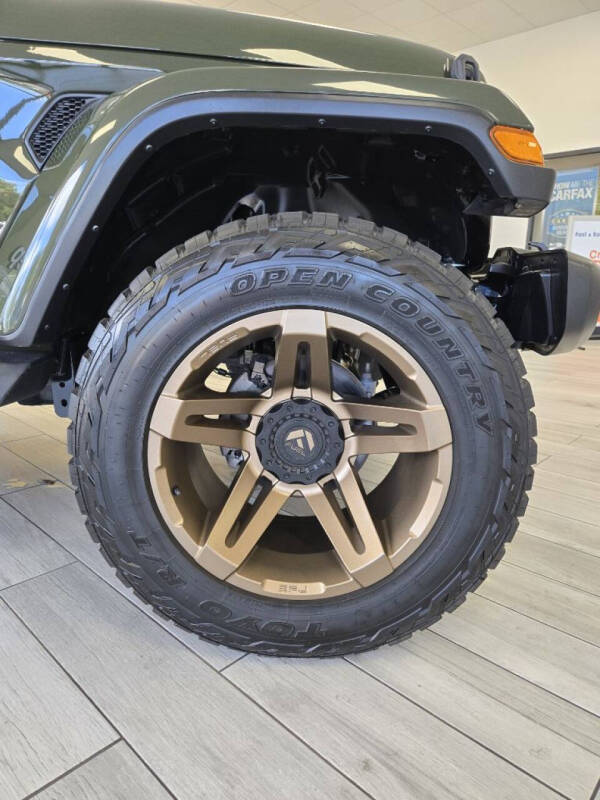 2022 Jeep Gladiator Sport