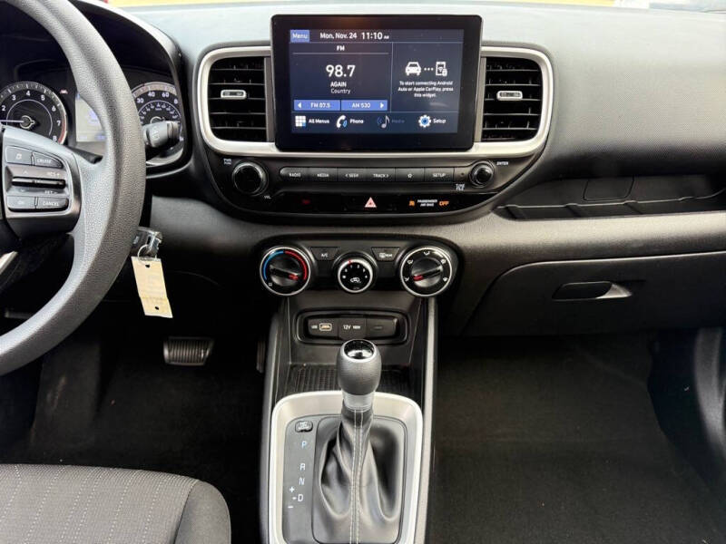 2022 Hyundai Venue SE