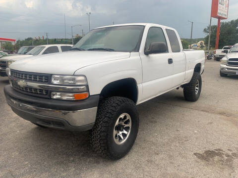 2001 Chevrolet Silverado 1500 for sale at LEE AUTO SALES in McAlester OK