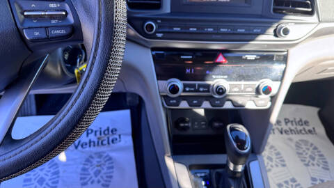 2020 Hyundai Elantra SE