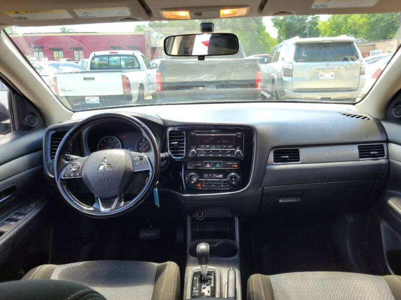 2016 Mitsubishi Outlander ES