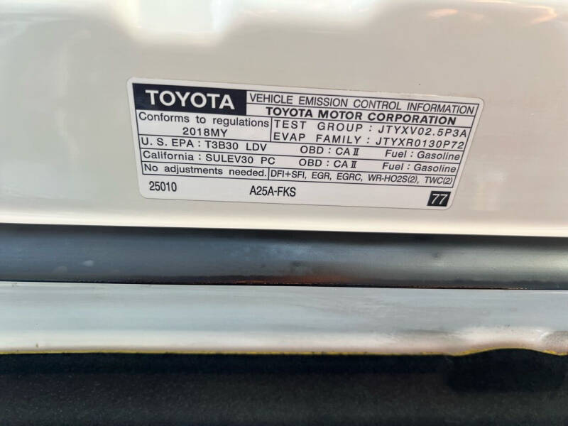 2018 Toyota Camry LE photo 27