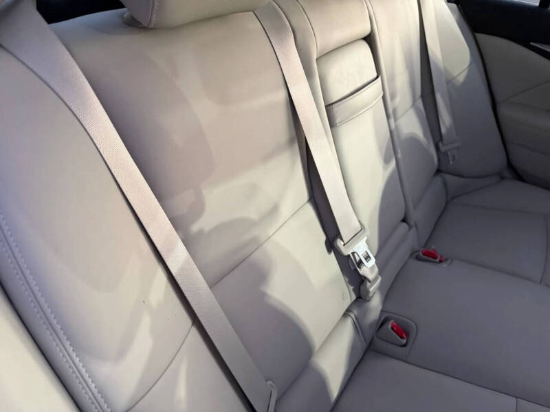 2015 Infiniti Q50 Premium