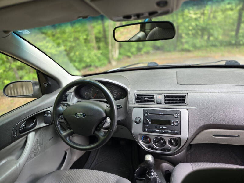 2007 Ford Focus ZX3 SE - Photo 8