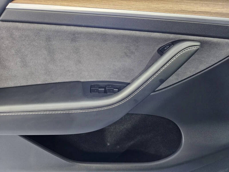 2025 Tesla Model Y Long Range