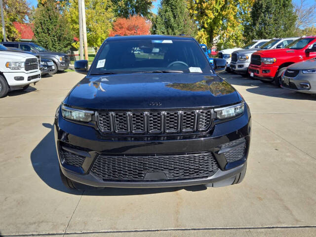 2023 Jeep Grand Cherokee for sale at Dave Warren Used Car Super Center in Westfield, NY