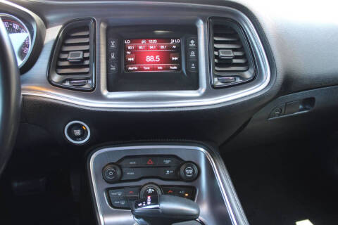 2017 Dodge Challenger SXT