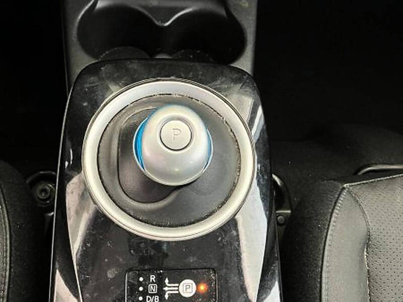 2016 Nissan LEAF