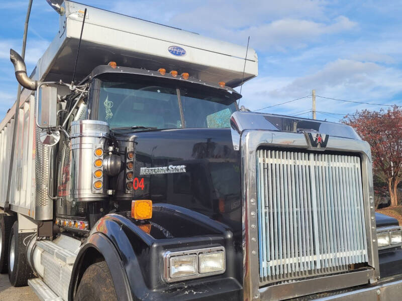 2013 Western Star 4900 SB Sleeper DOT Tank Truck (01115) For Sale -  UconsignEquip