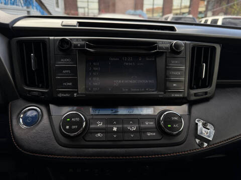 2017 Toyota RAV4 Hybrid SE