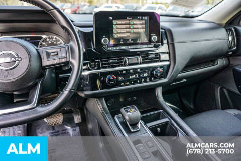 2025 Nissan Pathfinder SV