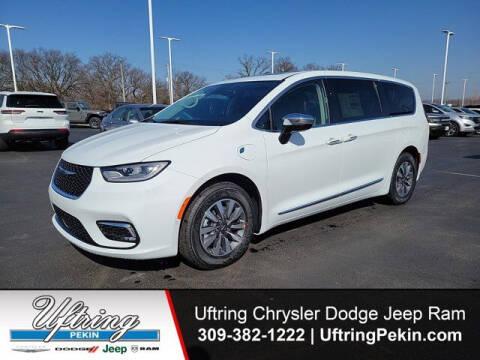2023 Chrysler Pacifica Plug-In Hybrid for sale at Uftring Chrysler Dodge Jeep Ram in Pekin IL
