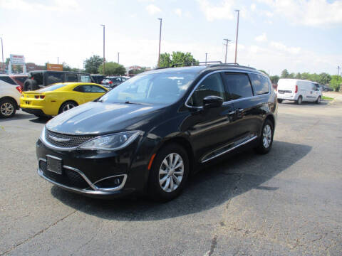 2017 Chrysler Pacifica Touring-L