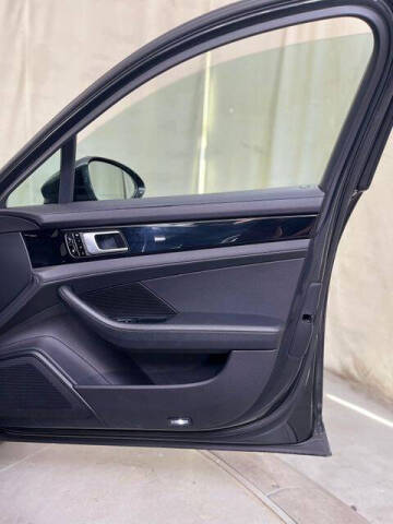 2018 Porsche Panamera 4