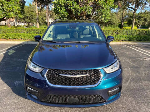 2022 Chrysler Pacifica Touring L