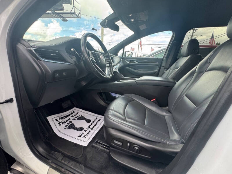 2022 Buick Enclave Essence