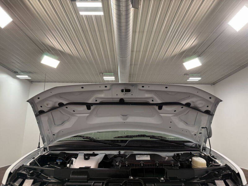 2024 GMC Savana 2500