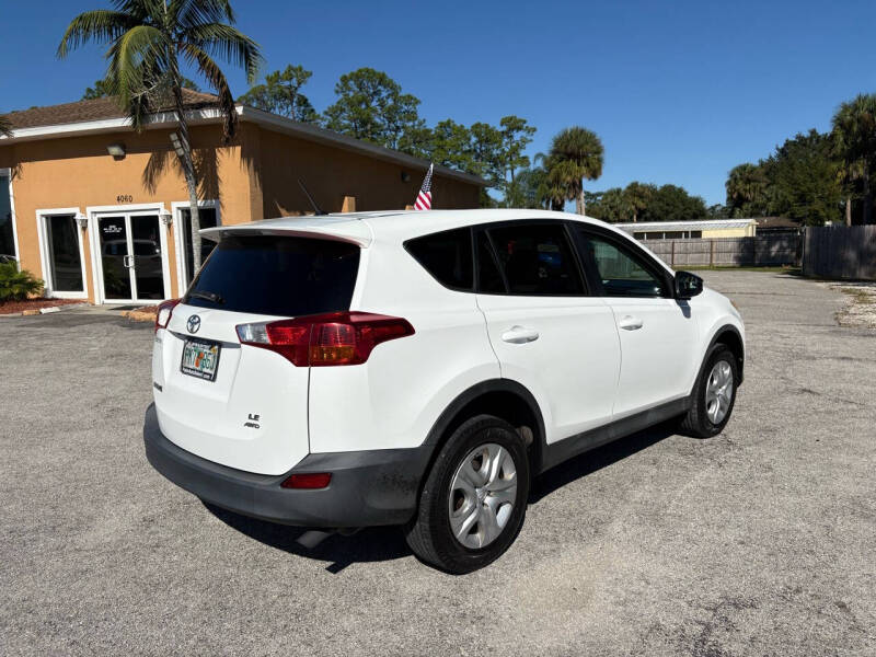 2013 Toyota RAV4 LE photo 13