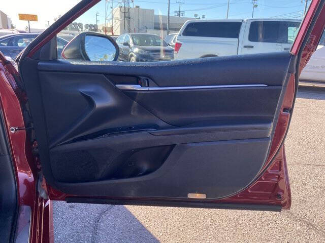 2019 Toyota Camry Hybrid LE