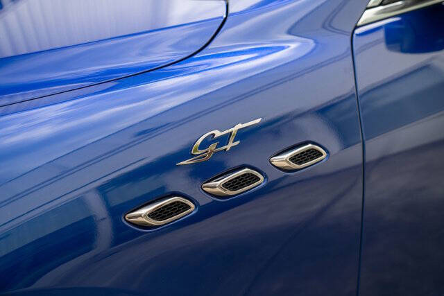2024 Maserati Levante 5